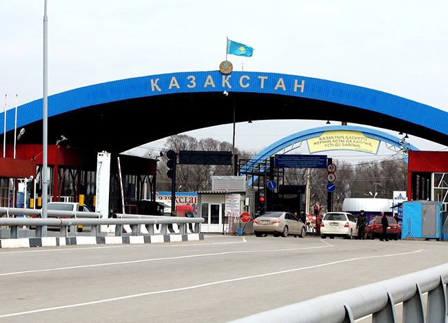 В Казахстане автомобильные пункты пропуска разгрузят
