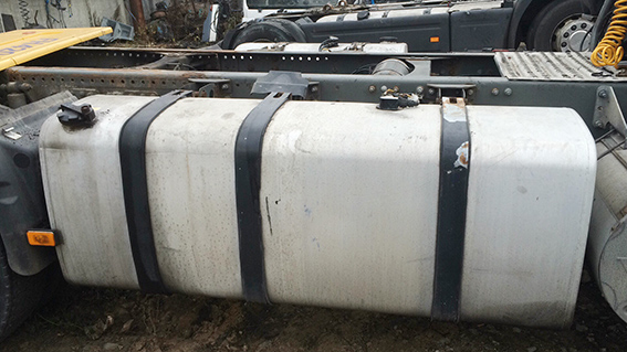 Заправили тягачи маслом